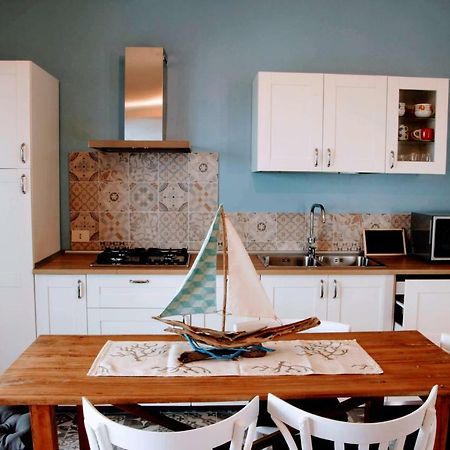 Grande Casa Al Mare Le Verande Санта Мария Наварезе Екстериор снимка