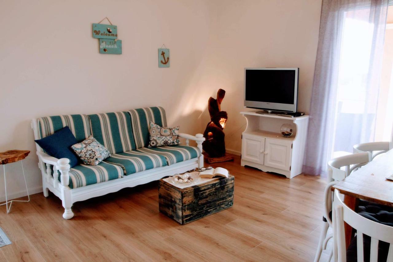 Grande Casa Al Mare Le Verande Санта Мария Наварезе Екстериор снимка