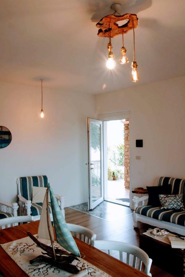 Grande Casa Al Mare Le Verande Санта Мария Наварезе Екстериор снимка