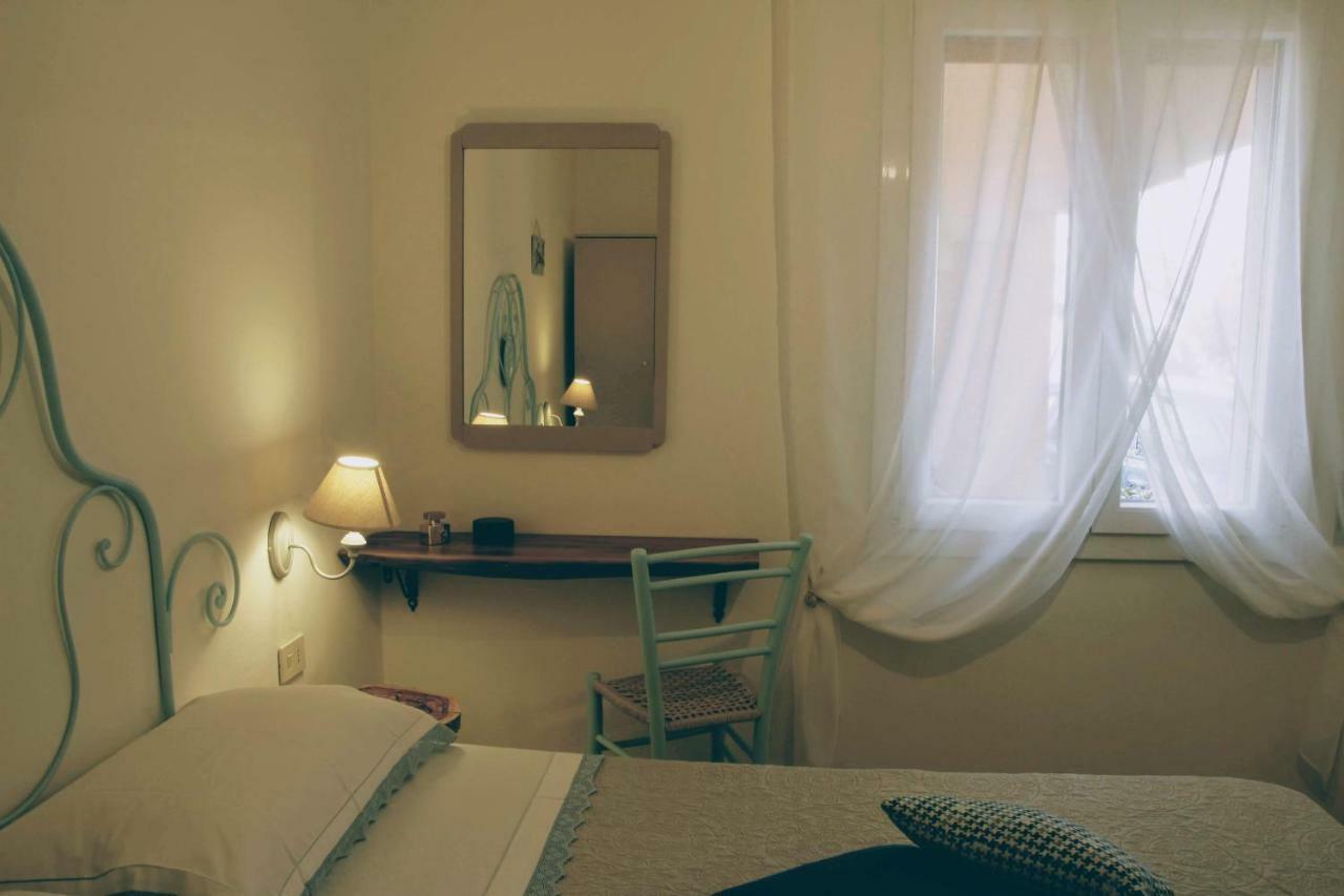 Grande Casa Al Mare Le Verande Санта Мария Наварезе Екстериор снимка