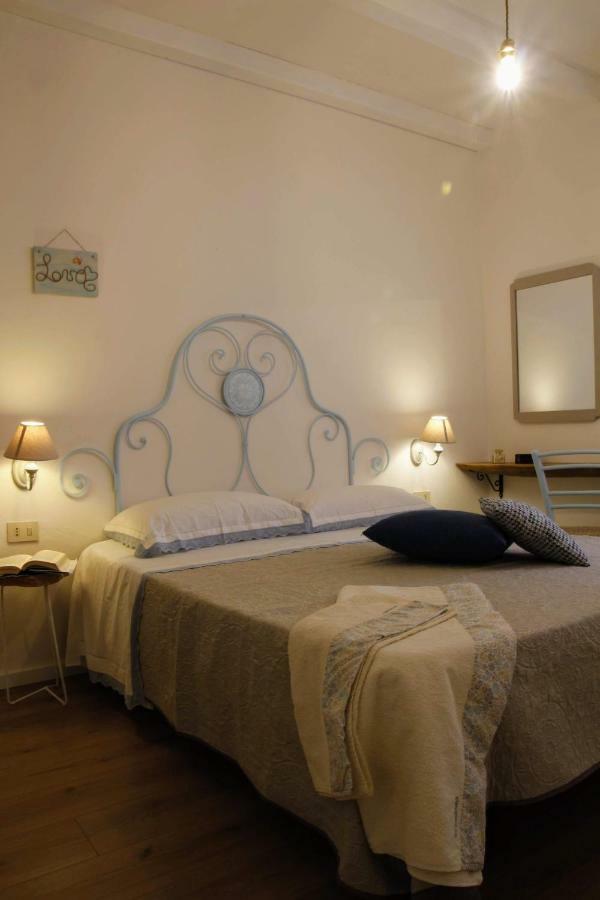 Grande Casa Al Mare Le Verande Санта Мария Наварезе Екстериор снимка